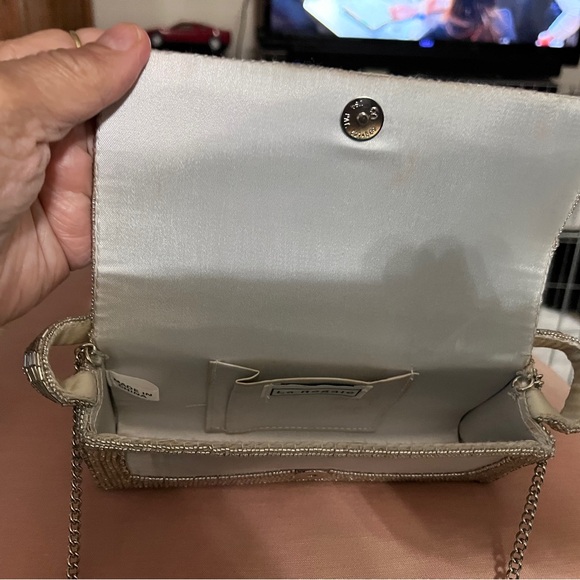 Elegant Silver Beaded Clutch - Picture 12 of 12